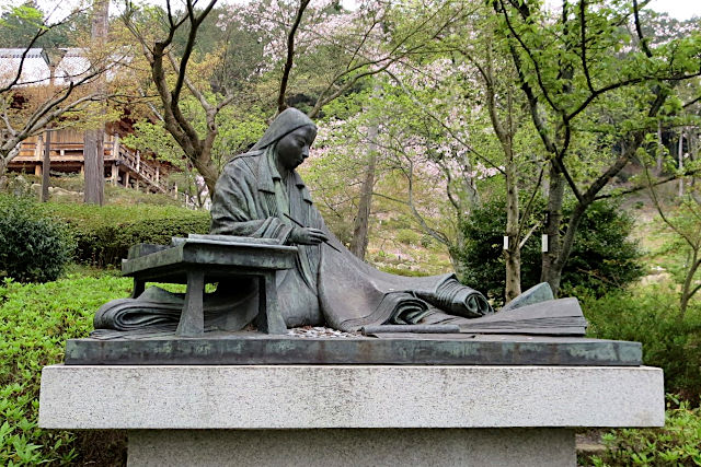 石山寺・紫式部像