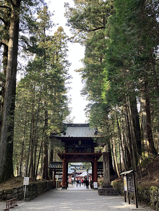 日光東照宮と日光二荒山神社をつなぐ上新道